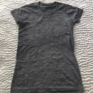 Lululemon workout T